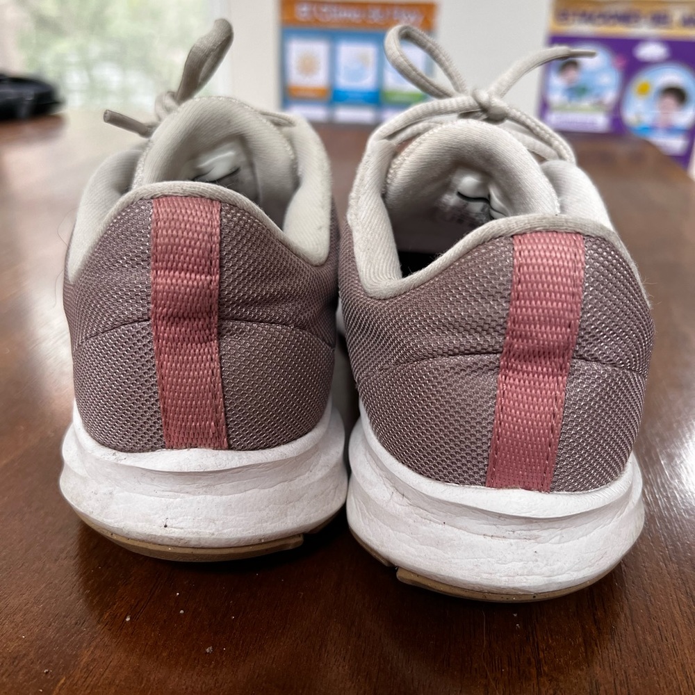 NIKE RUNNING SHOES - Picture 4 of 5